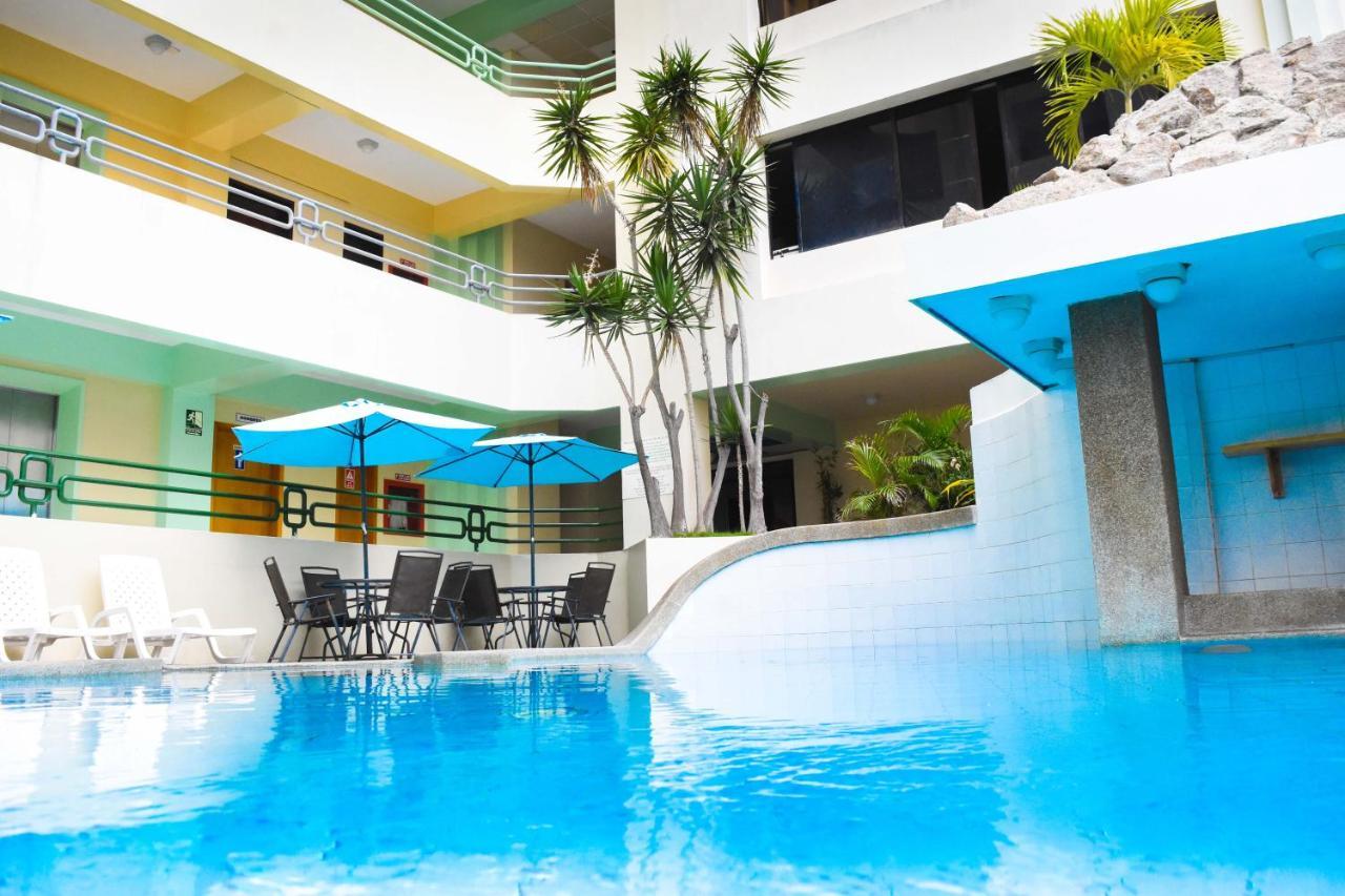 Blue Bay Hotel Salinas  Zewnętrze zdjęcie
